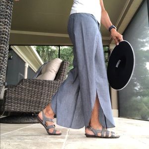 Contemporary Summer Pants with slit - Size S